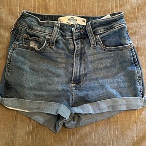 Hollister women’s shorts